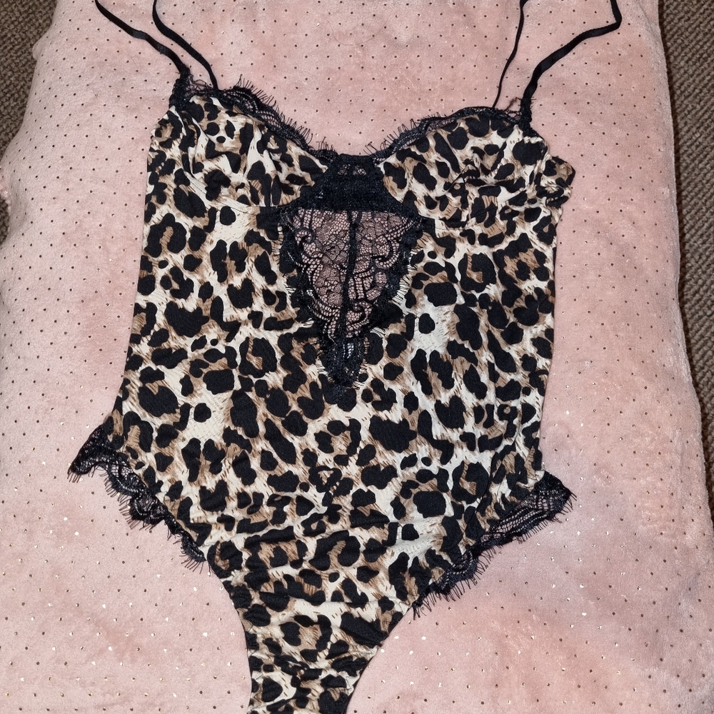 Nwot large bodysuit